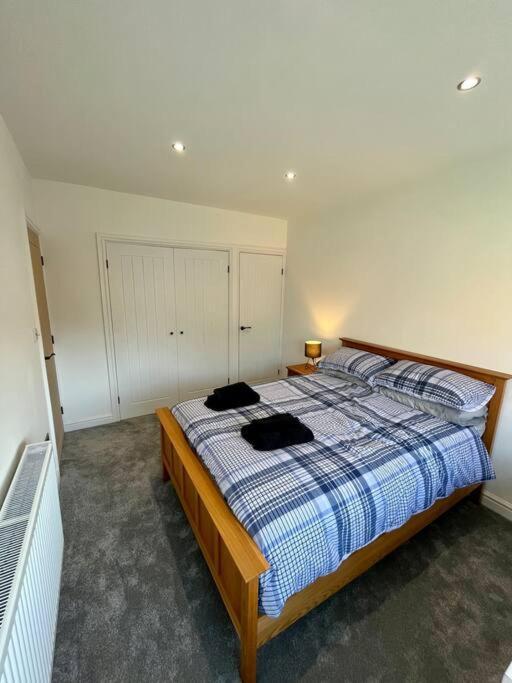 Aberdulais Modern Bungalow In Good Location מראה חיצוני תמונה